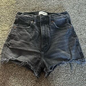 Abercrombie ultra High Rise mom shorts